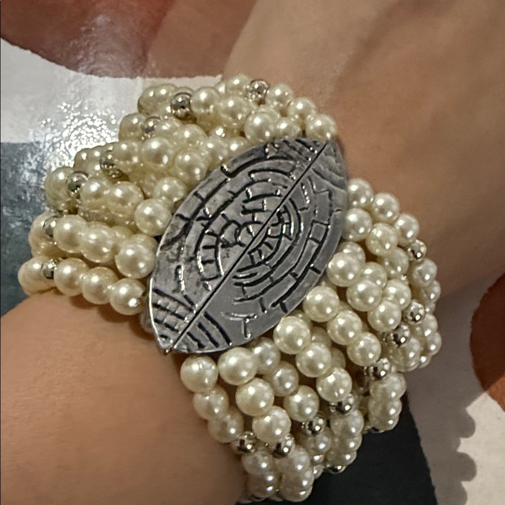 Elegant Silver and Cream Beaded Bracelet